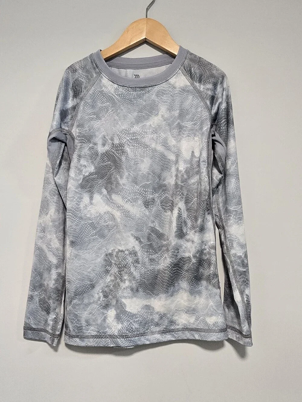 All in Motion Gray And White Athletic Top Quick-Dri